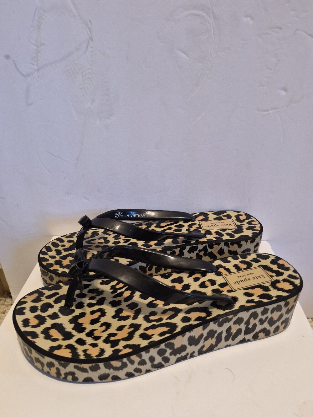 Kate Spade New York "Rina" Leopard Print Platform Flip Flops Sz.9 Ret $150